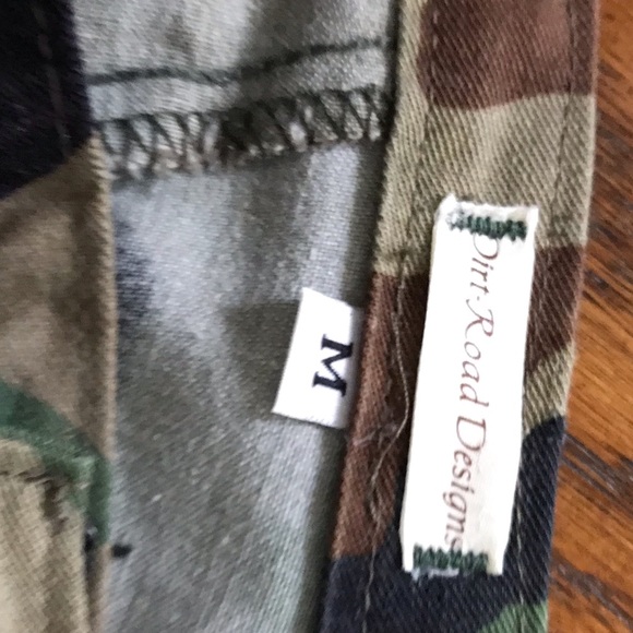 Unique camo army fatigues with embroidered… - Picture 5 of 7